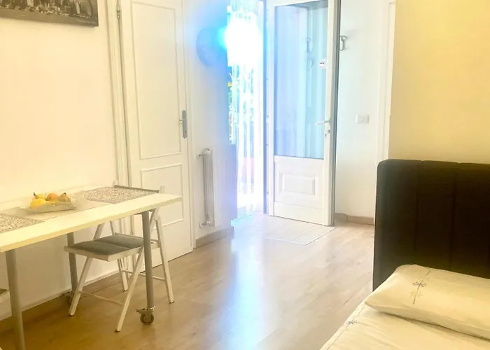 Apartment Monolocale Anna *